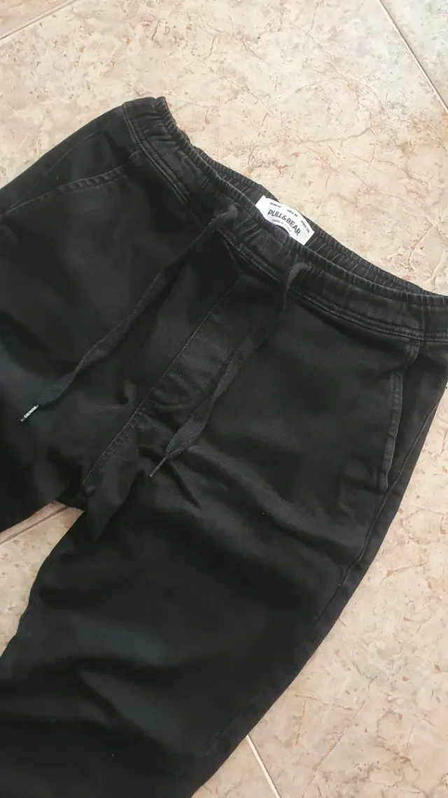 Pantalón cargo negro Pull&Bear