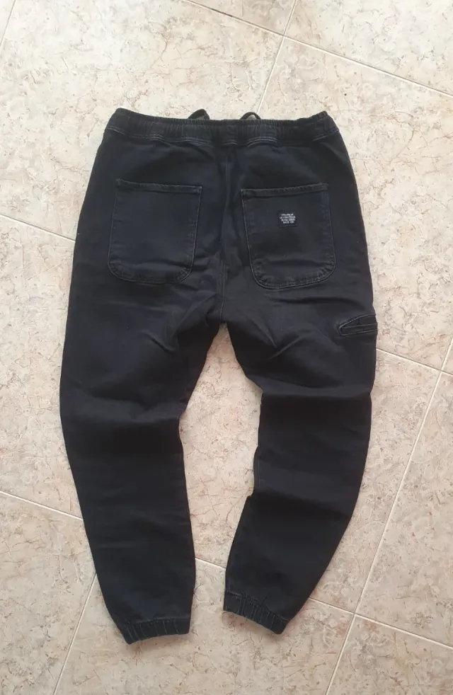 Pantalón cargo negro Pull&Bear
