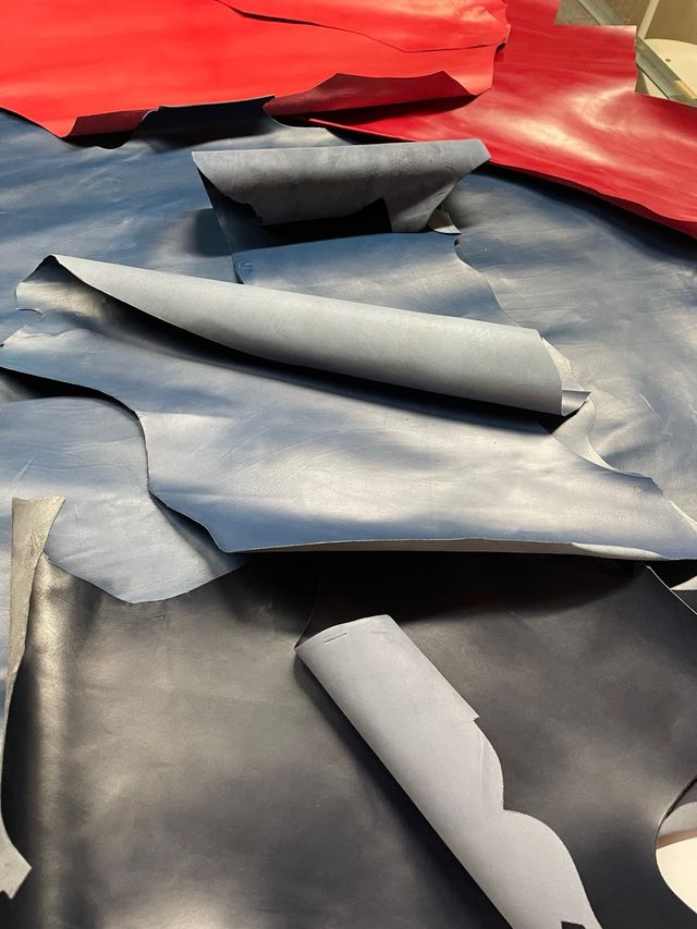 Lotto 6 Ritagli pelle capretto blu e rossi