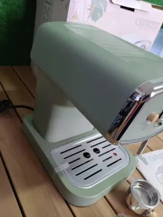 Cafetera Express Semiautomática Caprizze Kai 1050