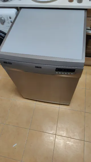 Lavavajillas Zanussi