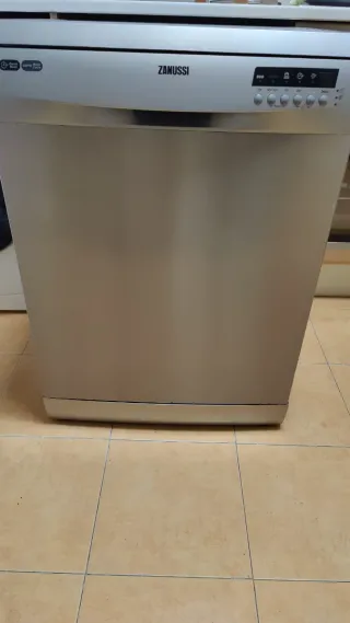 Lavavajillas Zanussi