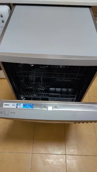 Lavavajillas Zanussi