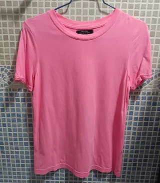 Camiseta Bershka oversize rosa