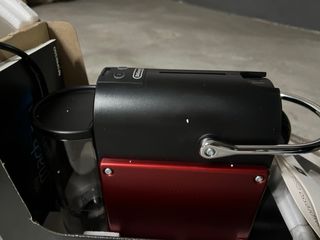 Cafetera Nespresso Pixie DeLonghi nueva a estrenar