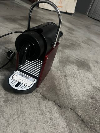 Cafetera Nespresso Pixie DeLonghi nueva a estrenar