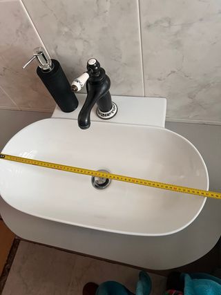 Lavabo y piedra con soporte