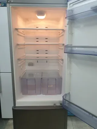 Nevera Panasonic 177x60cm A+ no Frost con Garantía