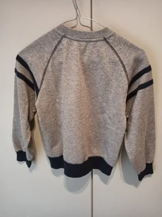 N. 2 felpe bimbo 8 anni