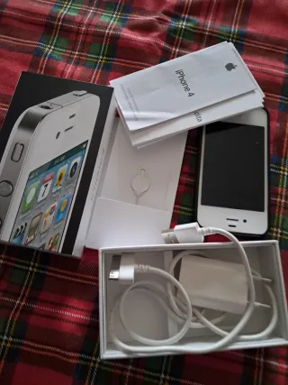 iPhone 4 Bianco con scatola e caricatore