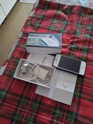iPhone 4 Bianco con scatola e caricatore
