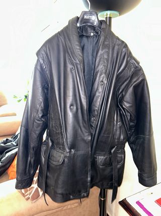 Chaqueta de cuero negra