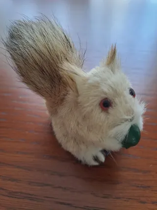 Sacapuntas Ardilla con Bola Verde