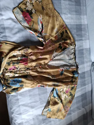 Vestido kaftan Zara seda estampado