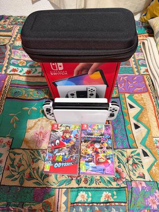 Nintendo Switch OLED + accesorios