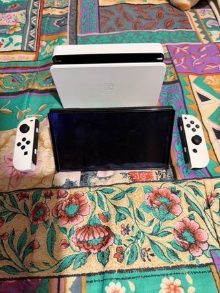 Nintendo Switch OLED + accesorios