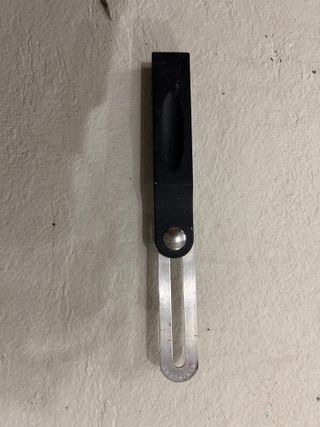 Falsa escuadra ajustable