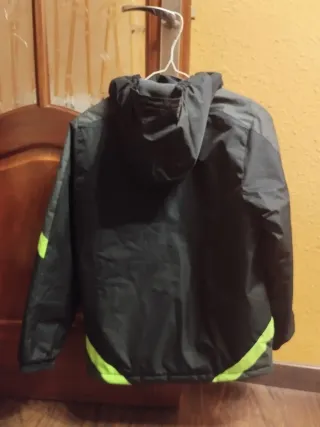 Cazadora Mountain Warehouse Negra Talla M