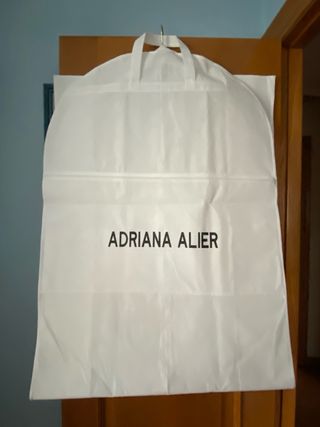 Funda para vestido de novia Adriana Alier