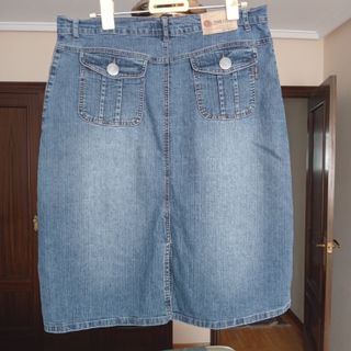 Falda vaquera. Talla 48