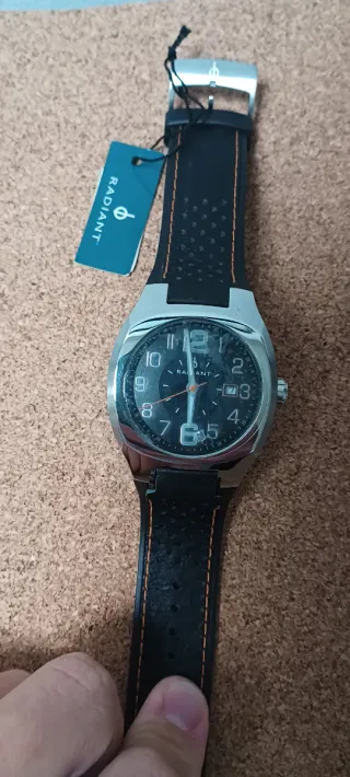 Reloj Radiant Negro y Plateado