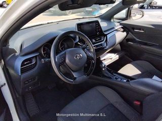 Renting - TOYOTA C-HR 1.8 125H Advance
