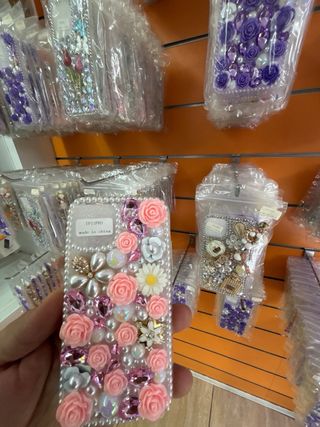 Funda iPhone Morada Flores modelo 11 hasta 15