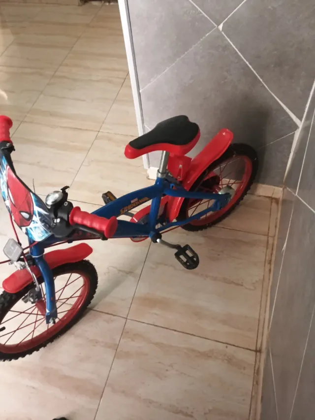 Bicicleta infantil Spiderman