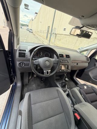 Volkswagen Touran 2011