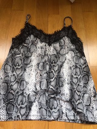 Camiseta lencera estampado serpiente