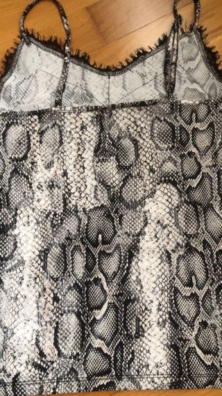 Camiseta lencera estampado serpiente