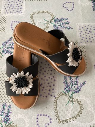 Sandalias Zarcore Negras Flores Multicolor