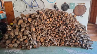 Leña para chimenea o barbacoa