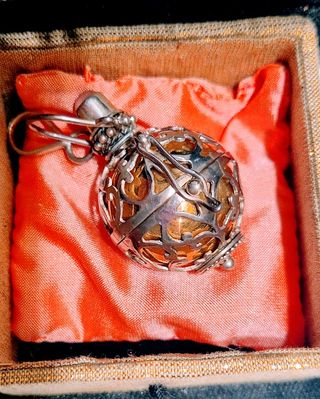 Richiamo angeli metallo palla dorata