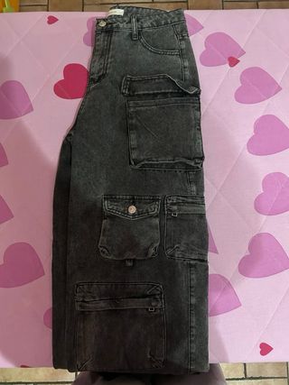 Jeans cargo neri da donna