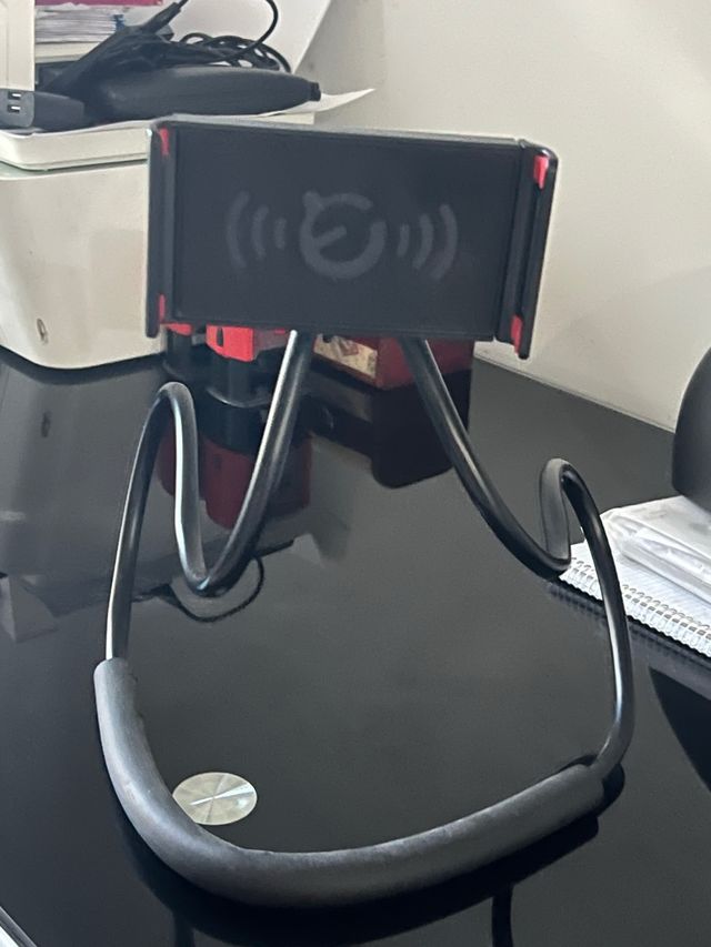 Soporte para móvil de cuello