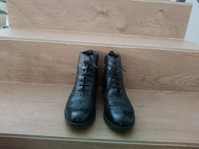 Botines negros de piel tipo Oxford