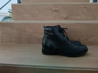 Botines negros de piel tipo Oxford