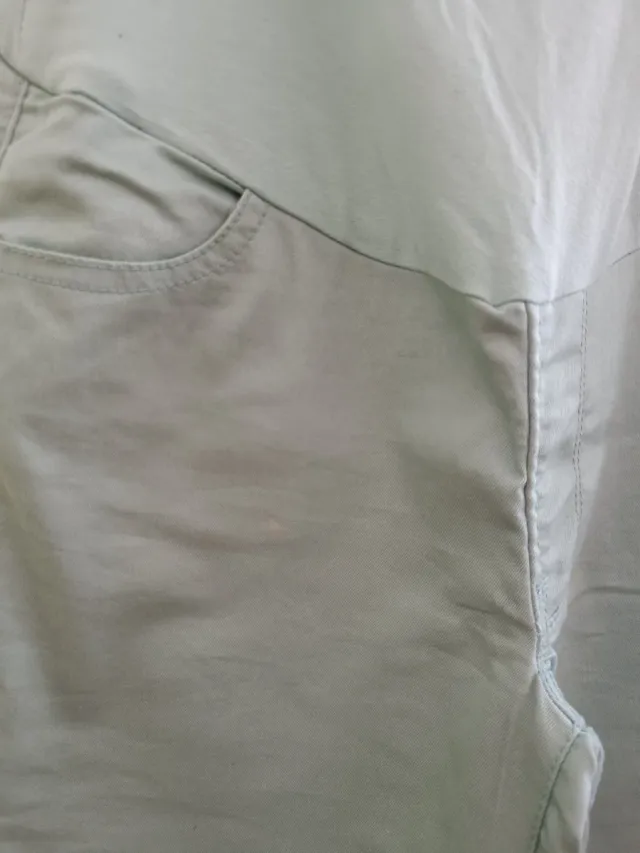 Pantalones premamá verdes