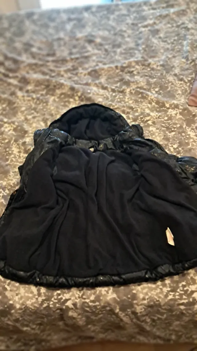 Anorak infantil oscuro