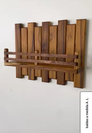 Baldas de madera hechas a medida.