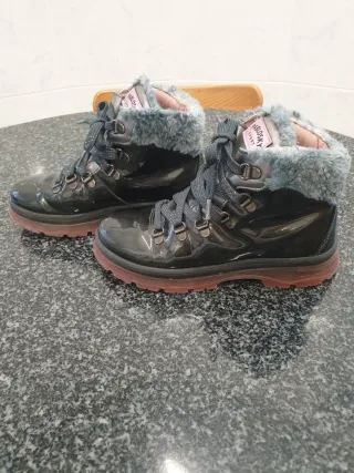Botas Pablosky Charol Gris Talla 33.Un solo uso