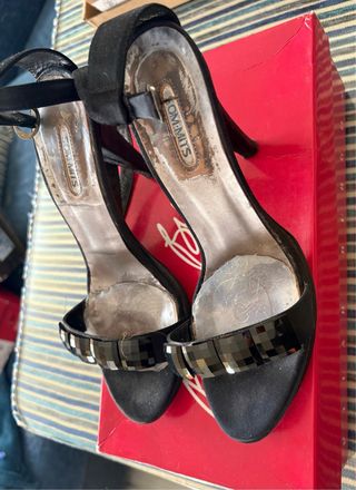 Zapatos de tacón negros Summits