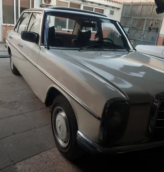 Mercedes-Benz mercedes carroceria 115 año 74 2000