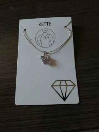 Collar con colgante de estrella y circonita