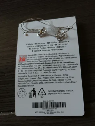 Collar con colgante de estrella y circonita