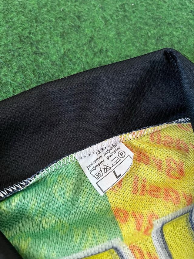 Camiseta Gráfica Brasil Ronaldo #9 90s