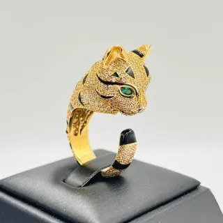 ANILLO LEOPARDO CON ESMALTE. Oro 18k.
