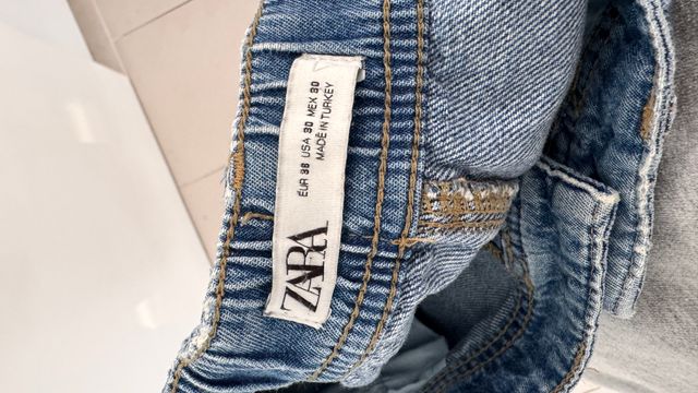 Pantalón vaquero Zara azul