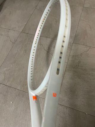 Raqueta tenis wilson shift perfecta